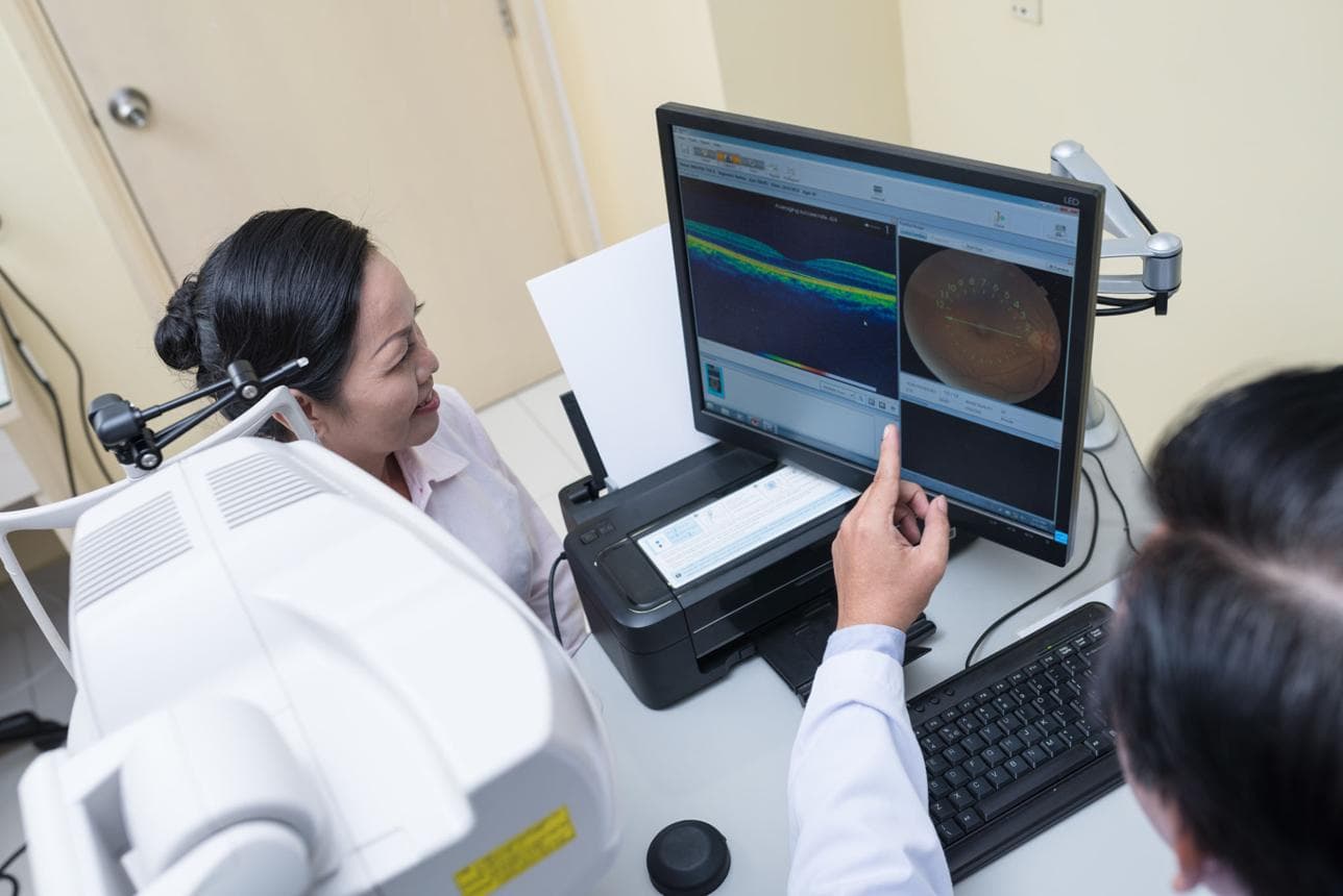 Diabetic eye evaluation with modern eye testing diagnostics